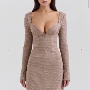 House of CB ANGELIE
Brown Puppytooth Check Plunge Mini Dress